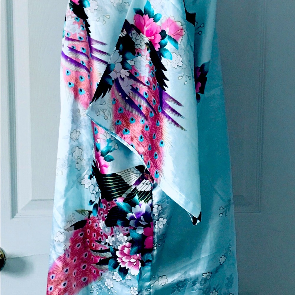 Kimono (Robe) - Picture 3 of 4